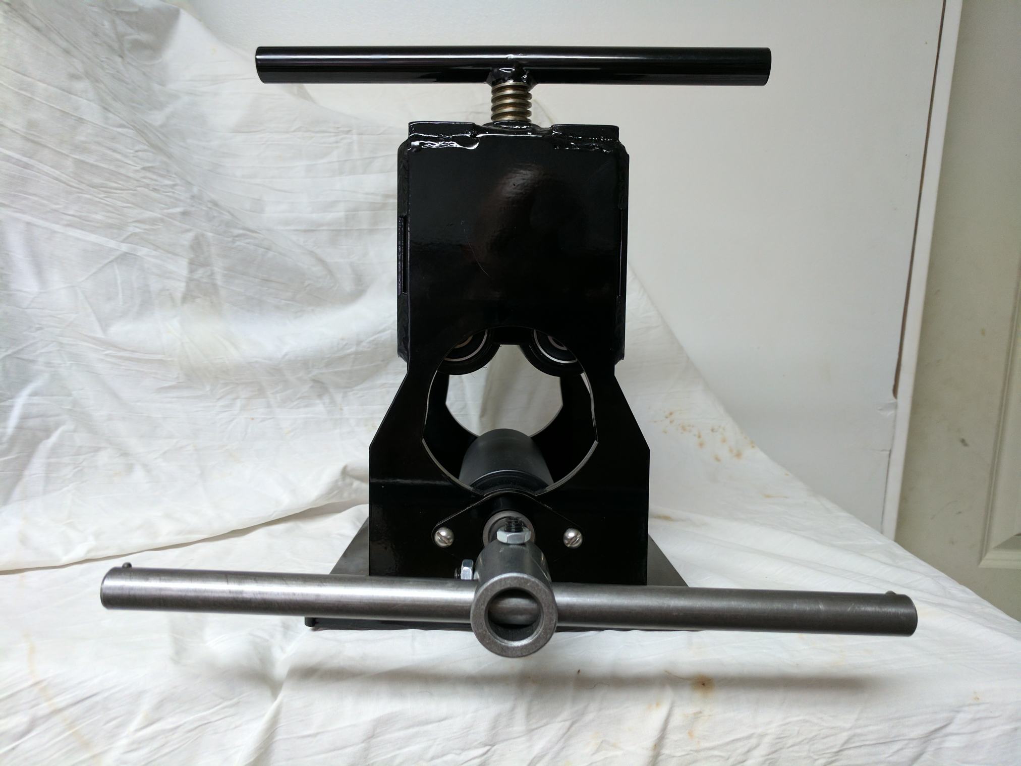 image000002 ProRollers Patriot Bat Rolling Machine